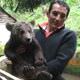 Yavru ay�n�n imdad�na yeti�ti
