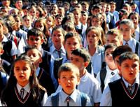Okullar zaman�nda kapan�p ge� a��lacak
