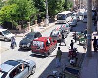 CHP konvoyuna ta�l� sald�r�
