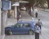 Otomobil bankaya girdi