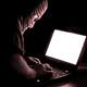 Kad�nlara k�zan bek�i hacker oldu!