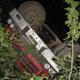 Kamyon u�uruma yuvarland�: 1 �l�