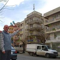 Baz istasyonunu kald�rtt�, kansere yenildi