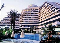 Rixos Antalya'da 400 ki�iye i� verecek