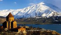 Alt�nda servet yat�yor