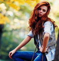 Refl�s� olan d���k belli jean giymeli