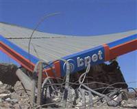 Beton mikseri petrol istasyonuna dald�