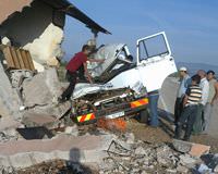 Akaryak�t y�kl� tanker eve girdi