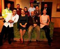 �nl� isimler tiyatro pr�miyerinde bulu�tu