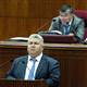 13 saat k�rs�de kald�!