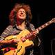 17 Grammy �d�ll� gitarist �stanbulda