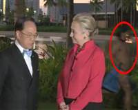 Clinton'a ��plak adam s�rprizi!