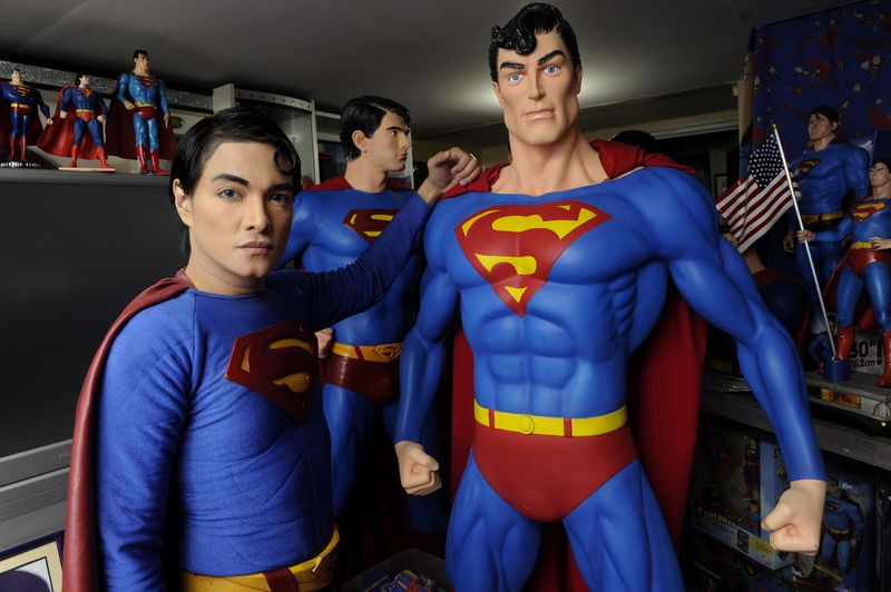 Superman 2 milyon dolara sat�ld�