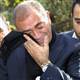 Tekin annesini son yolculu�una u�urlad�