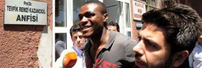 Emenike şimdi yandı!