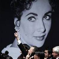 Liz Taylor'�n y�z���ne 8,8 milyon dolar