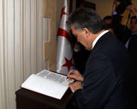 Liderler Denkta�'�n taziye defterine ne yazd�?