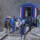 Yolcu treninin vagonu raydan ��kt�