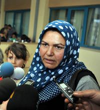 E�iyle el ele gezmek istiyor