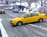 �stanbul'da ara�lar�n buzda dans�