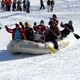 Kar �zerinde rafting keyfi