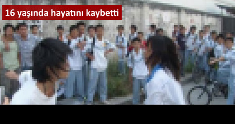 Liseli k�zlar�n kavgas� kanl� bitti
