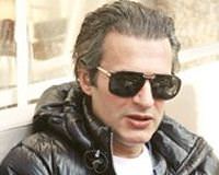 Teoman'�n sa�lar�na aklar d��t�