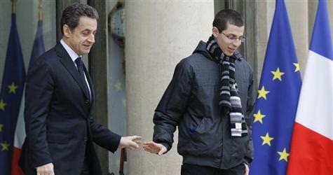 Sarkozy Gilad �aliti kabul etti
