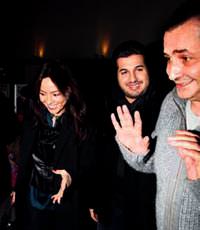 Cem Y�lmaz'a alt�n emzik