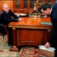 D�nyan�n s�rr� Putinin ellerinde