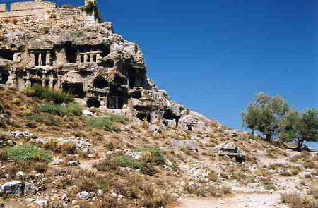 11 bin y�ld�r Tilosda ya��yorlar