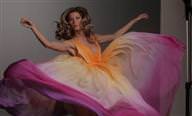 Gisele B�ndchen enerjisiyle b�y�ledi