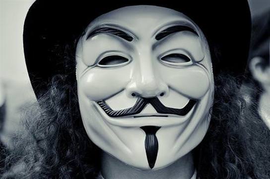 Anonymous'tan bakanl�klara sald�r�