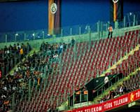 Sokaklar doldu Arena boş kaldı