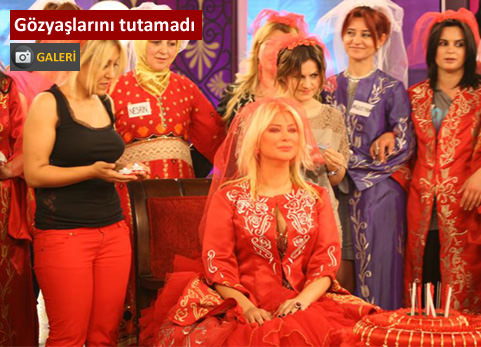 Kendi program�nda k�na gecesi yapt�