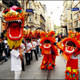 �in ejderhas� tiyatro i�in Taksim'de y�r�d�