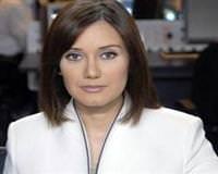 Şiddet mağduru spikere kocası artık yaklaşamıyacak....