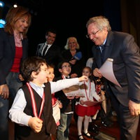 Aziz Yıldırım karne dağıttı