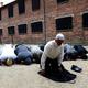 Nazi kamp�nda namaz k�ld�lar