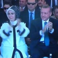 Emine Erdoğan'ı ağlattılar