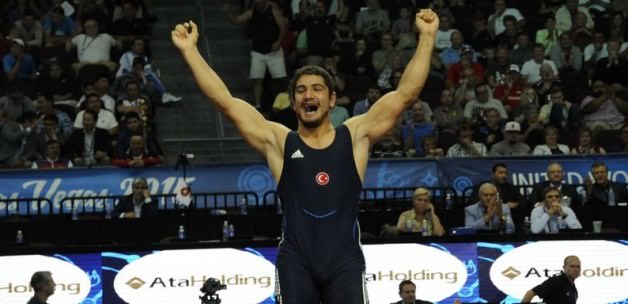 Taha Akgül Dünya Şampiyonu oldu