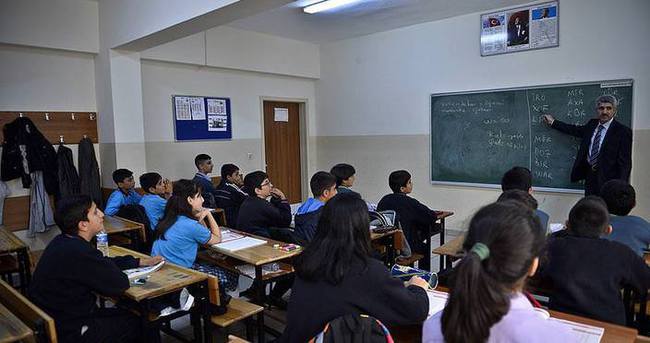 'Usta öğretmenlik' için '10 yıl' kriteri