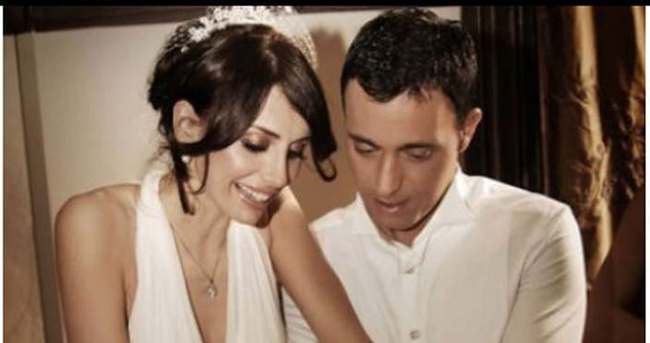 Mustafa Sandal ile eşinin arasına 'duvar' girdi