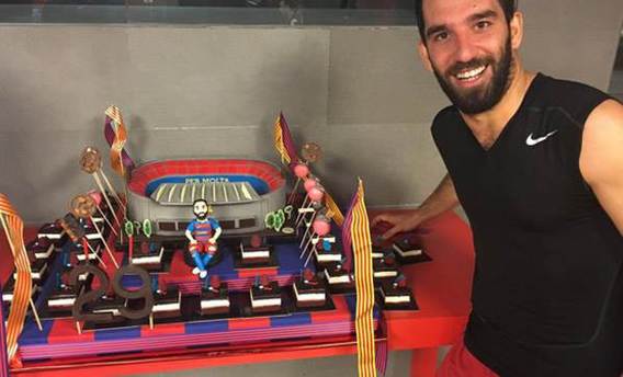 Arda Turan'a özel pasta