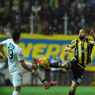 Fenerbahçe Akhisar engelini rahat geçti