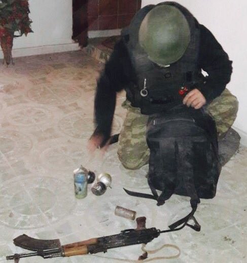 Hem terörist hem hırsız!