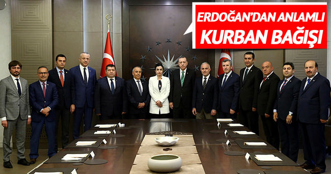 Cumhurbaşkanı Erdoğan, kurban vekaletlerini Kızılay'a verdi