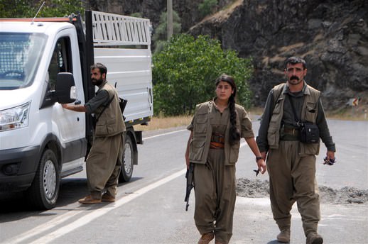 PKK'a Bitlis'te yol kesti; 1 polis yaralı