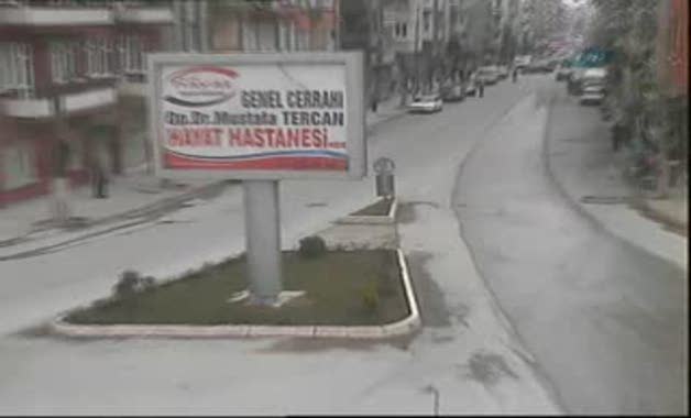 7 katlı bina çöktü...