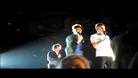 One Direction üyesine ayakkabı atıldı!